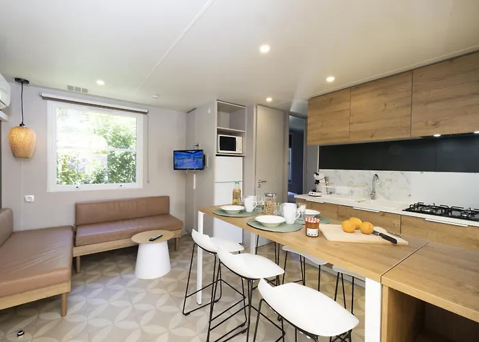 Campsite Les Nysades Mirepoix (Ariege)